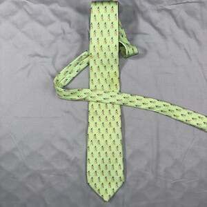 Vineyard Vines Custom Collection Silk Tie Green Fountain Pattern 3.75"